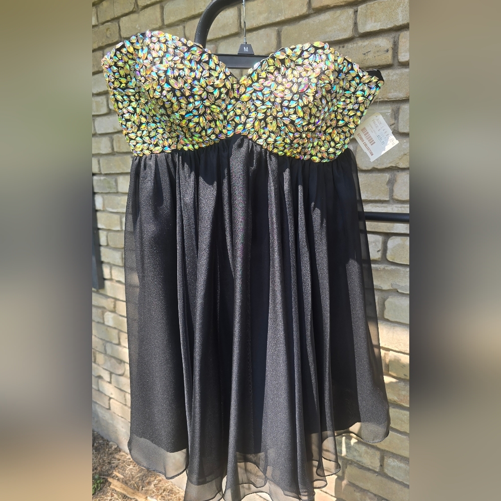Homecoming / Prom gown black size 12 Short Chiffon